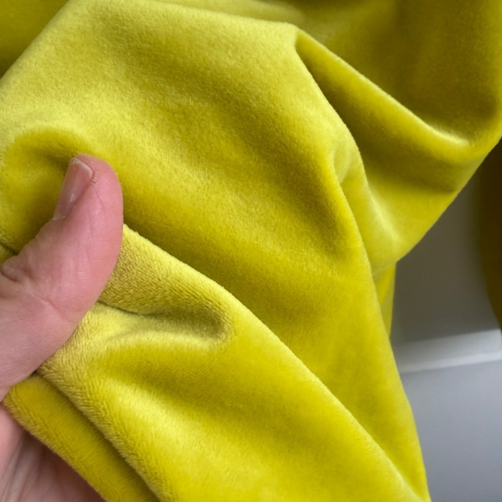 Like new XL Magaschoni citron chartreuse Crewneck super soft velour sweatshirt - Picture 3 of 7